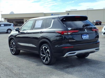2024 Mitsubishi Outlander SE