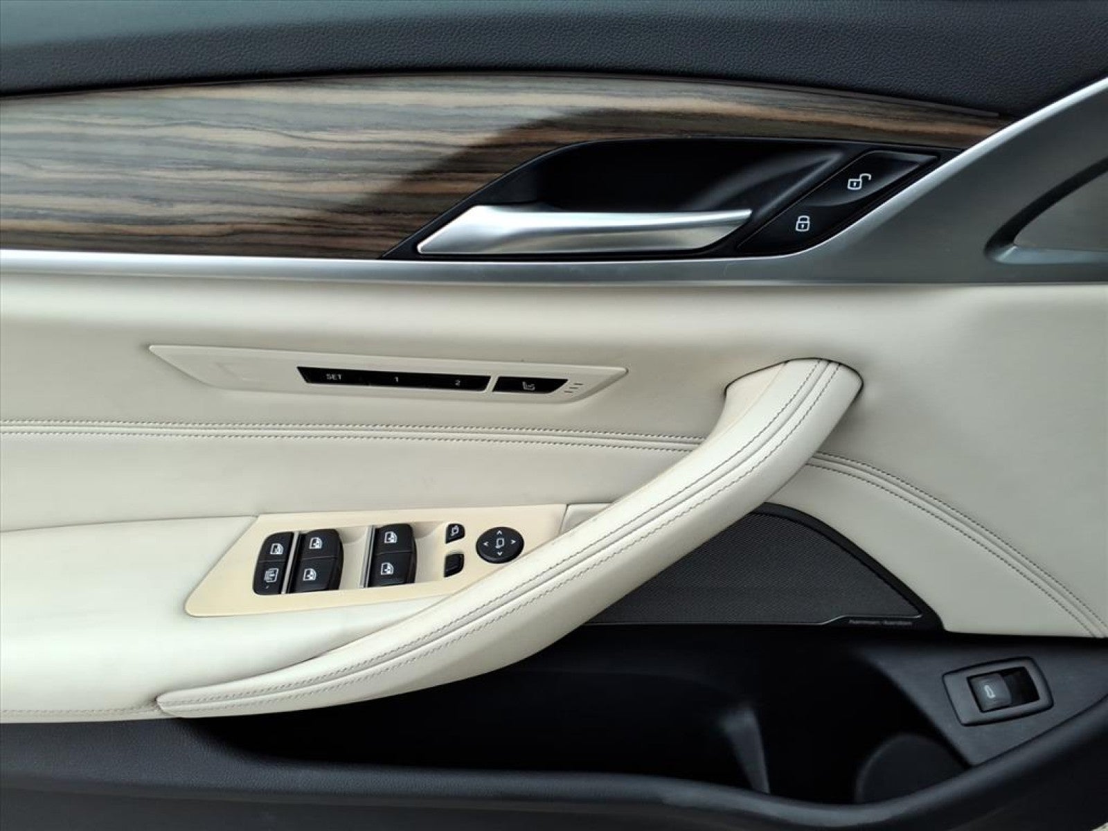 2019 BMW 5 Series 540i