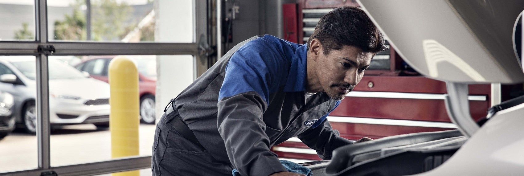 Used Car Dealer near Lake Devine TX